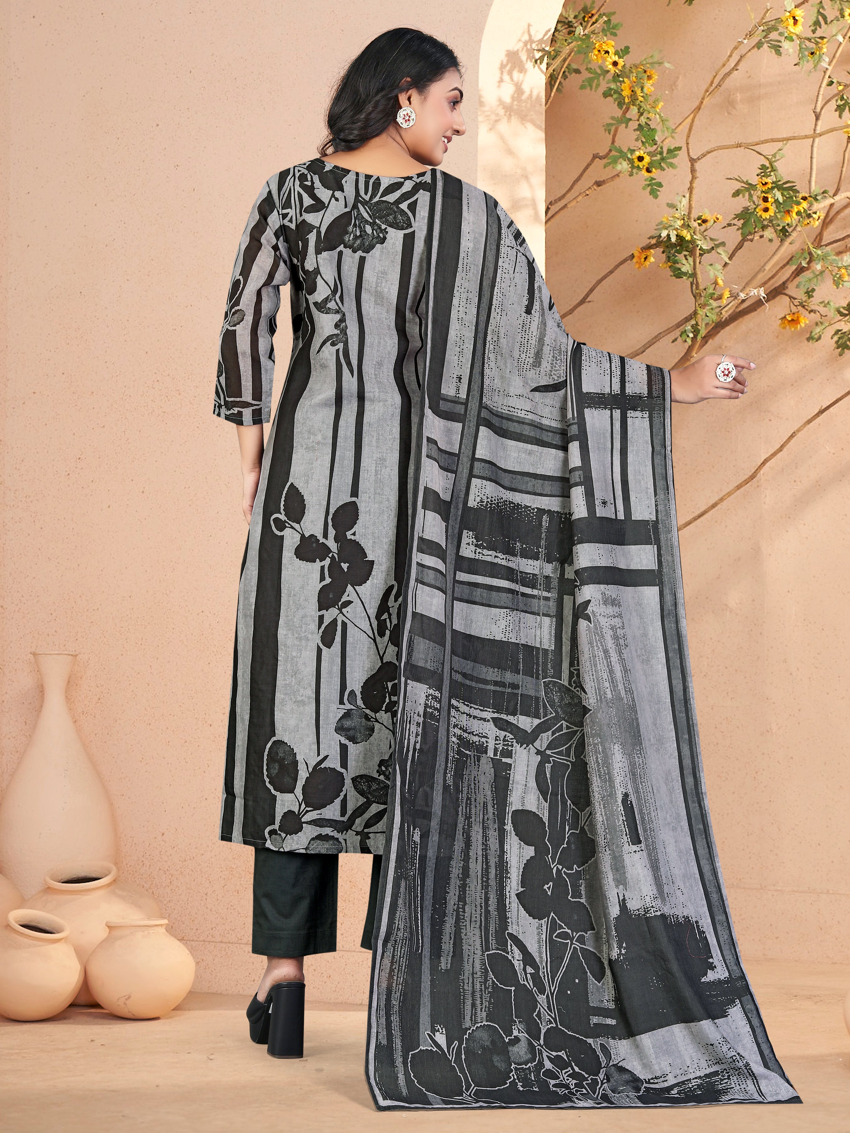 Black Pure Cotton Siplhi 3  Pcs Suit