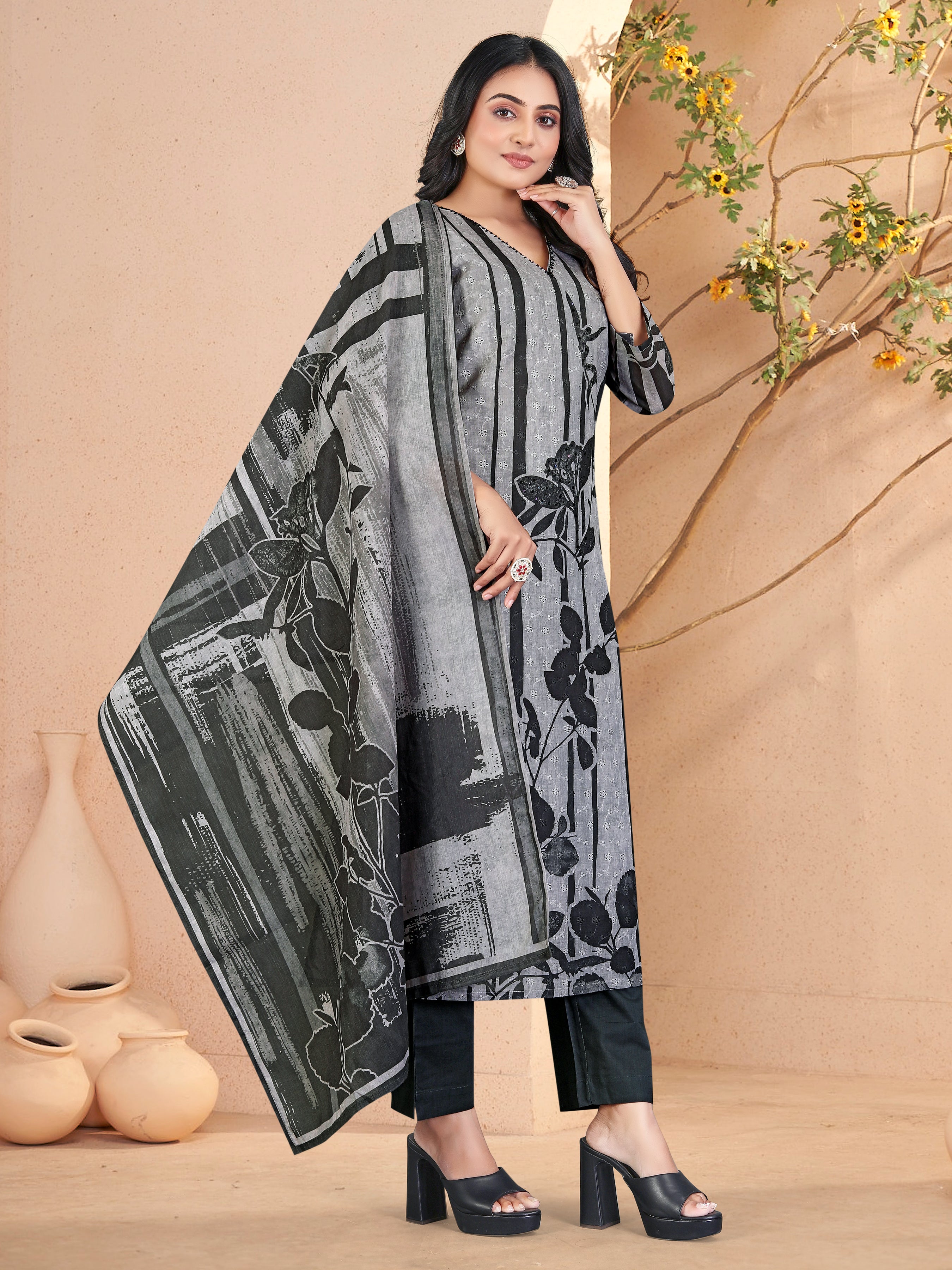 Black Pure Cotton Siplhi 3  Pcs Suit