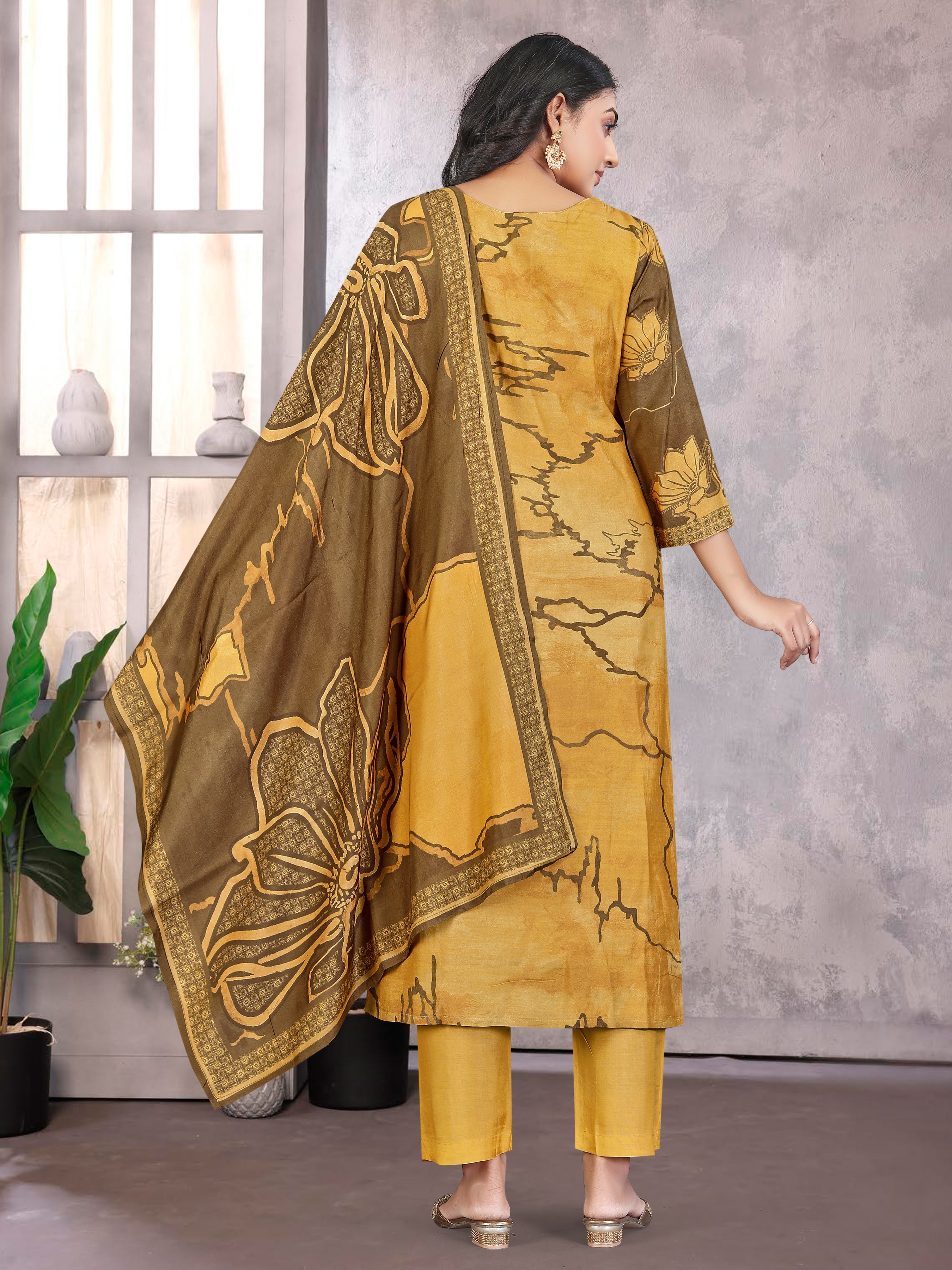 Yellowpure Masleen 3  Pcs Suit